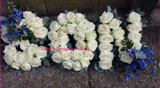 Letters from fresh white roses,Son